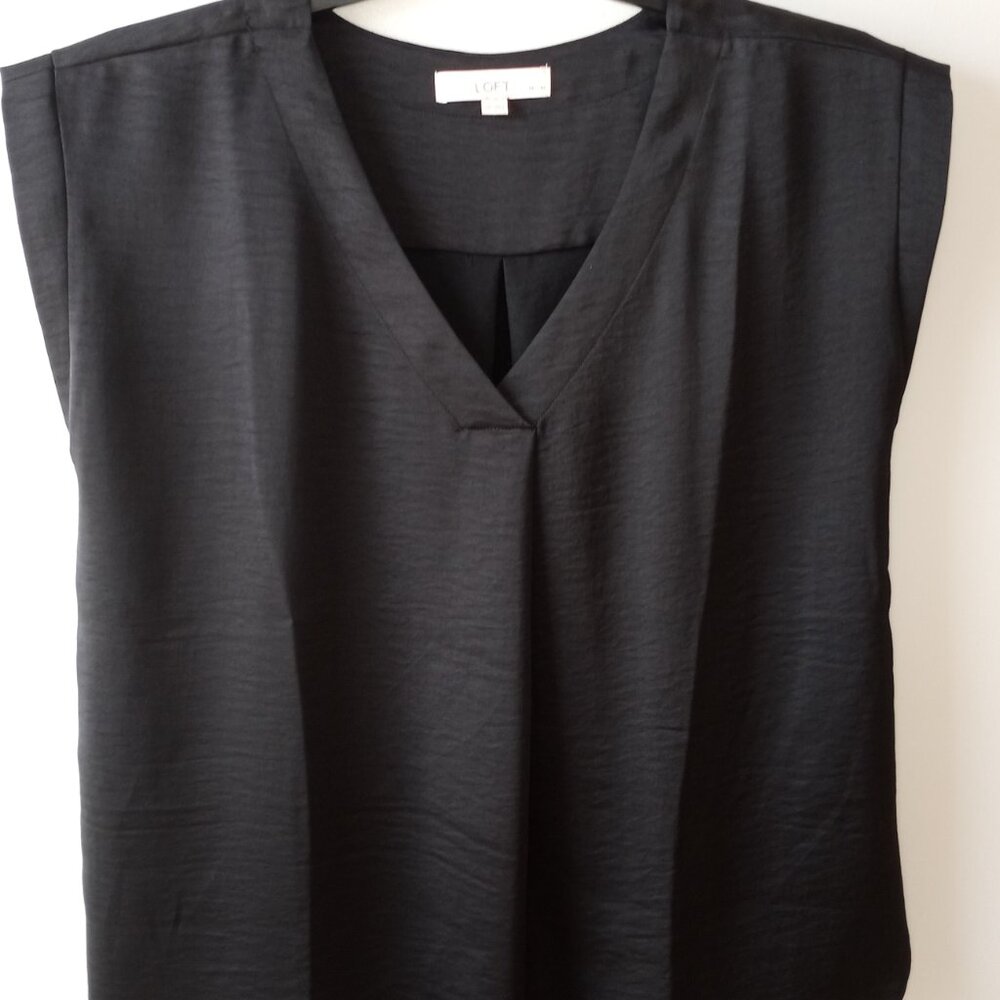 'LOFT' Petites Solid Black Cap Sleeve Faux Satin Top Size LP EUC
